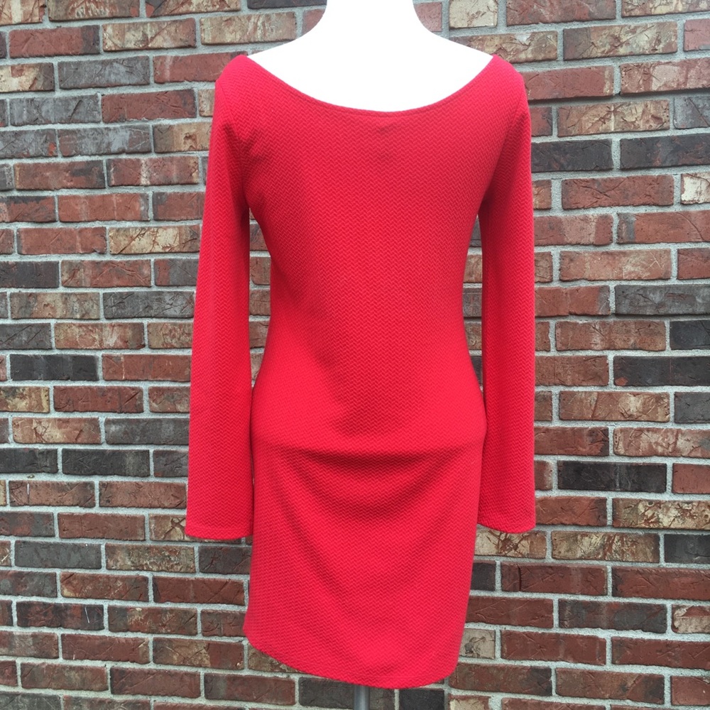 Divided by H & M red textured long sleeve poly - Picture 3 of 7